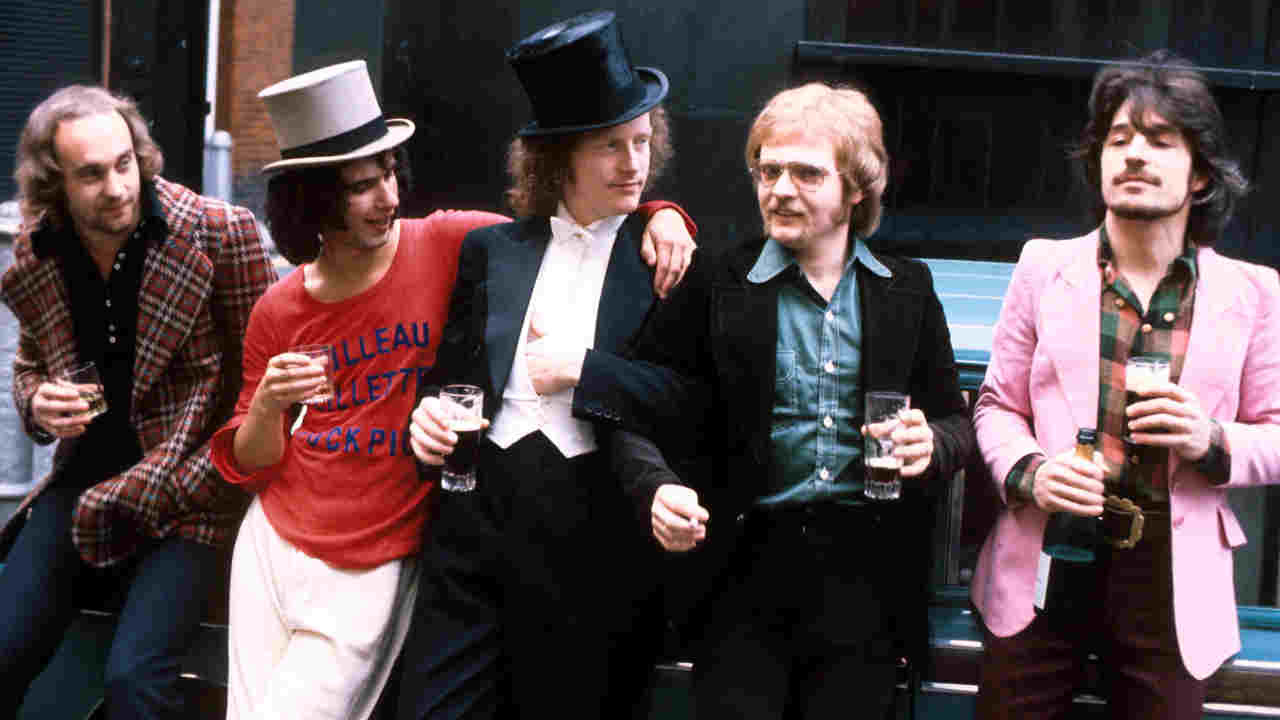 Family posing for a photograph in 1972