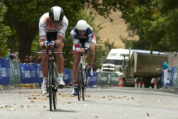 Cameron Wurf leads Adam Hansen to the finish in Learmonth.