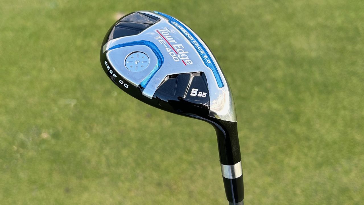 Photo of the hybrid of the Tour Edge TE-400 Package Set