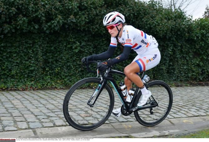 Elizabeth Lizzie Armitstead (Boels - Dolmans Cycling Team) on a berg