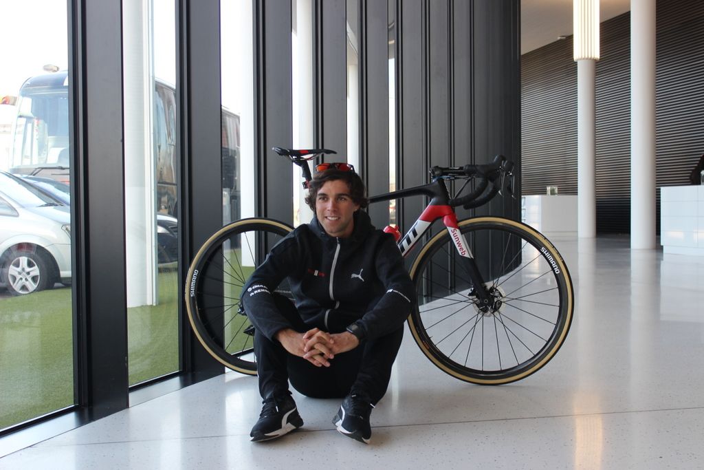 Matthews appears to have special team geometry of the Defy, judging by the relatively short head tube on the endurance bike