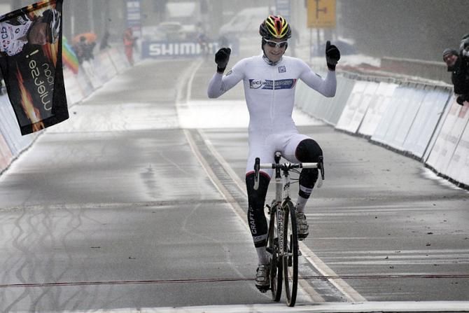 U23 men's World Cup leader Wietse Bosmans (Belgium) soloed to victory at the final round in Hoogerheide.