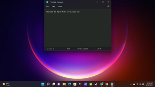 How to enable Dark Mode in Windows 11 lead image showing Notepad running in Dark Mode on Windows 11