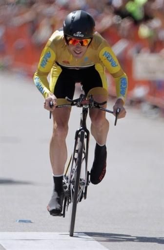 Chris Horner (RadioShack) races to the line