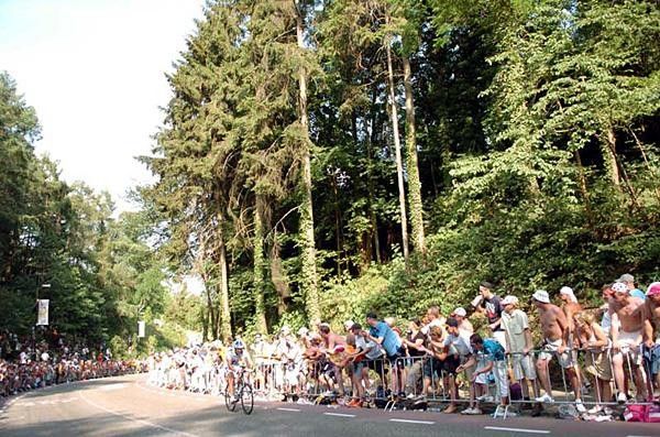Sandy Casar (FDJ) comes up the Cauberg