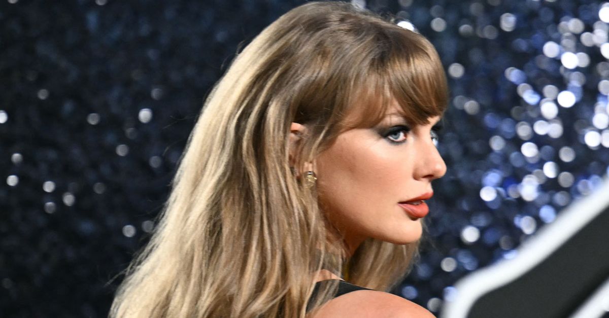 Taylor Swift Wore Thigh-Excessive Boots to the VMAs