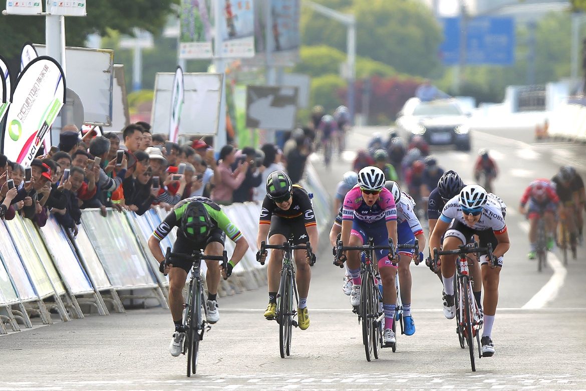 Giorgia Bronzini (Cylance) speeds to the win