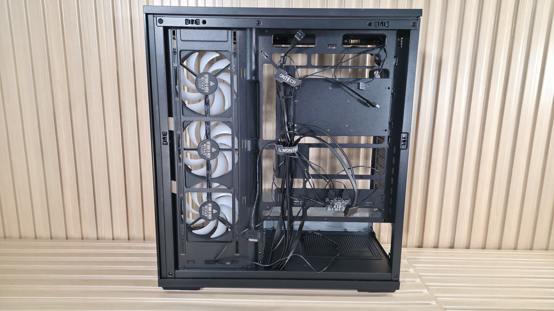 Montech TG3 - internal