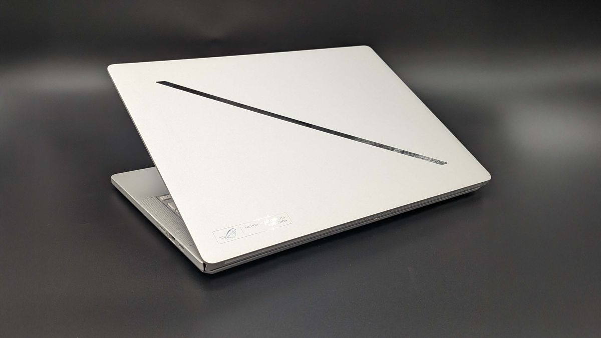 Asus ROG Zephyrus G14, 2025 edition.