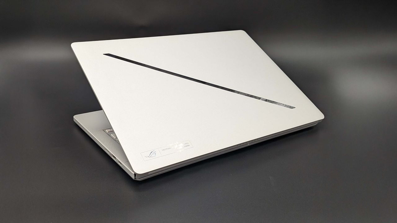 Asus ROG Zephyrus G14, 2025 edition.