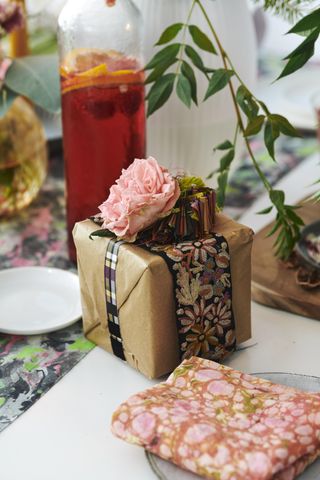 Designers Guild Christmas table gift idea