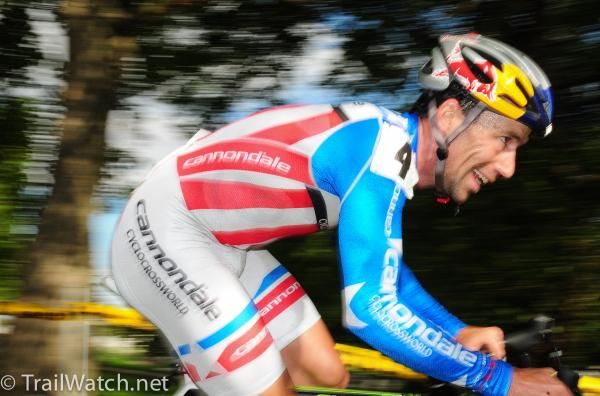 Tim Johnson (Cannondale-Cyclocrossworld.com) drilling the pace with two laps to go