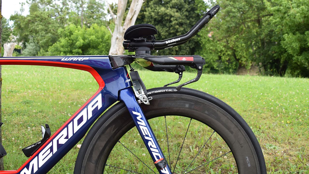 A look at the front end of Nibali's time trial setup