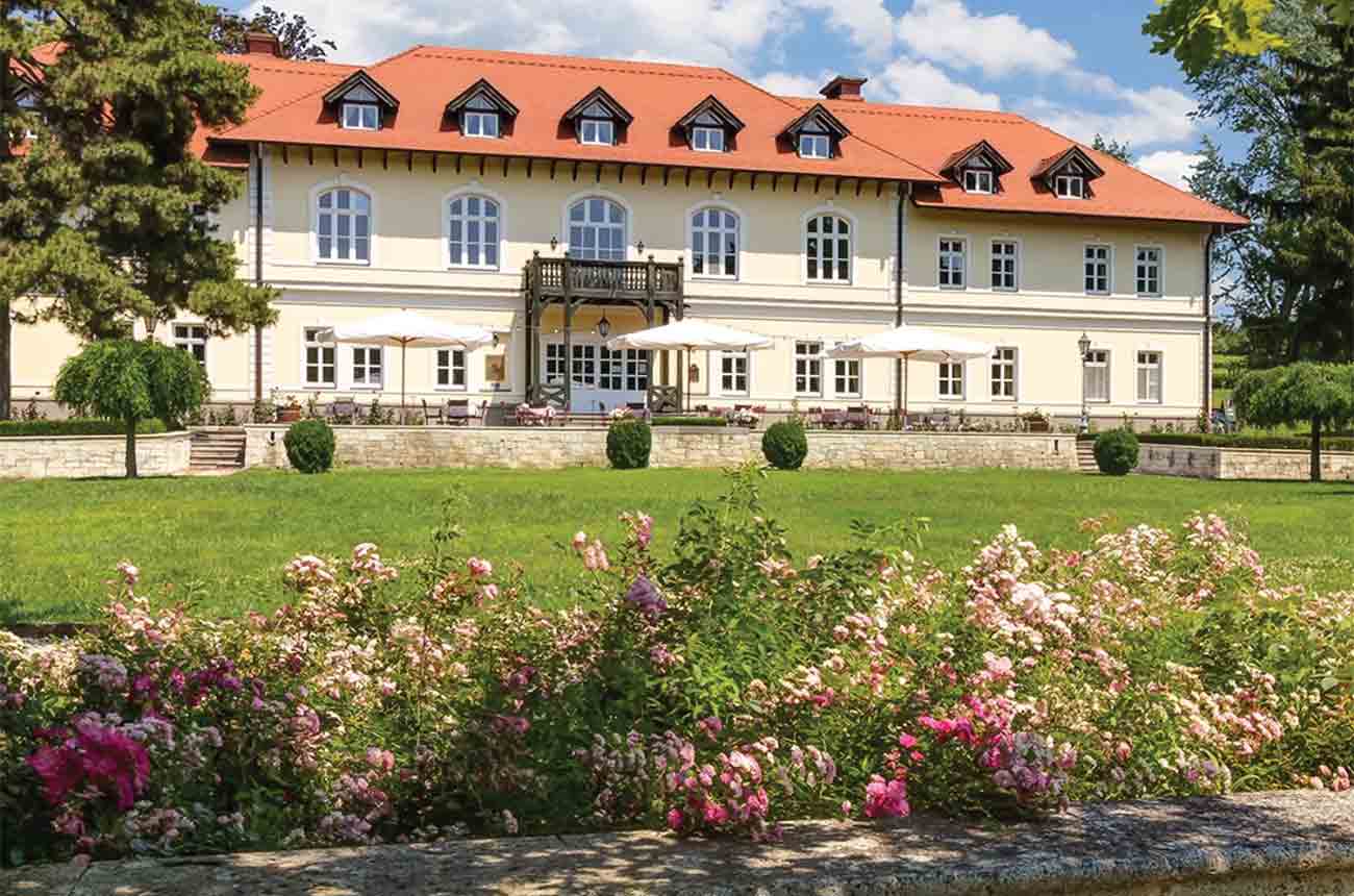 Gr&amp;oacute;f Degenfeld castle hotel at Tarcal village