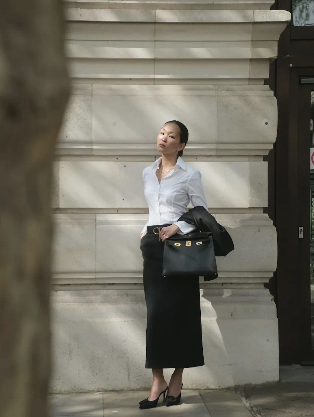 @marikokuo wears white shirt black pencil skirt