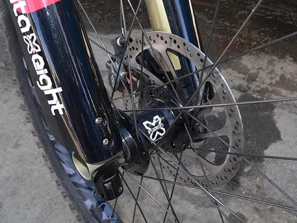 The X-Fusion uses a proprietary hub to help add stiffness to the inverted design.