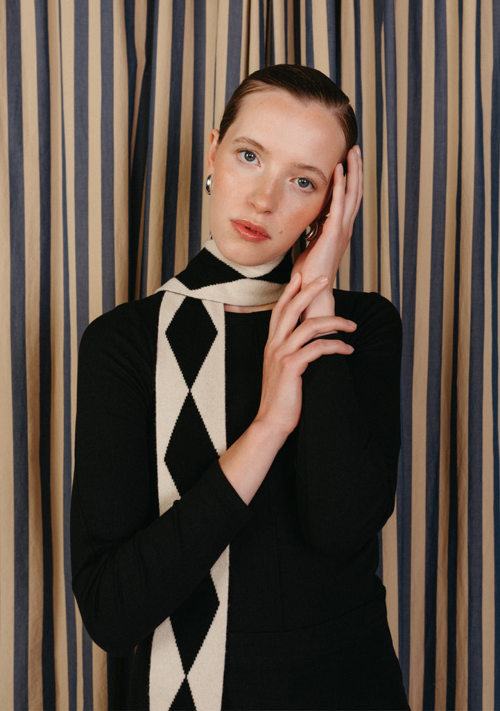 Merino Wool Skinny Scarf in Black Harlequin