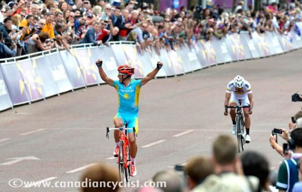 Alexandre Vinokourov (Kazakhstan) wins the Olympic men's road race