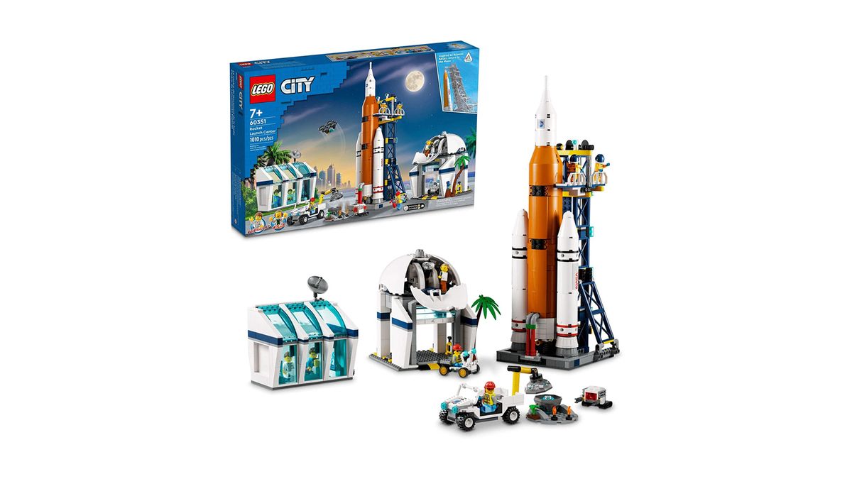 Save up to £40 on these awesome Artemis-inspired Lego space sets