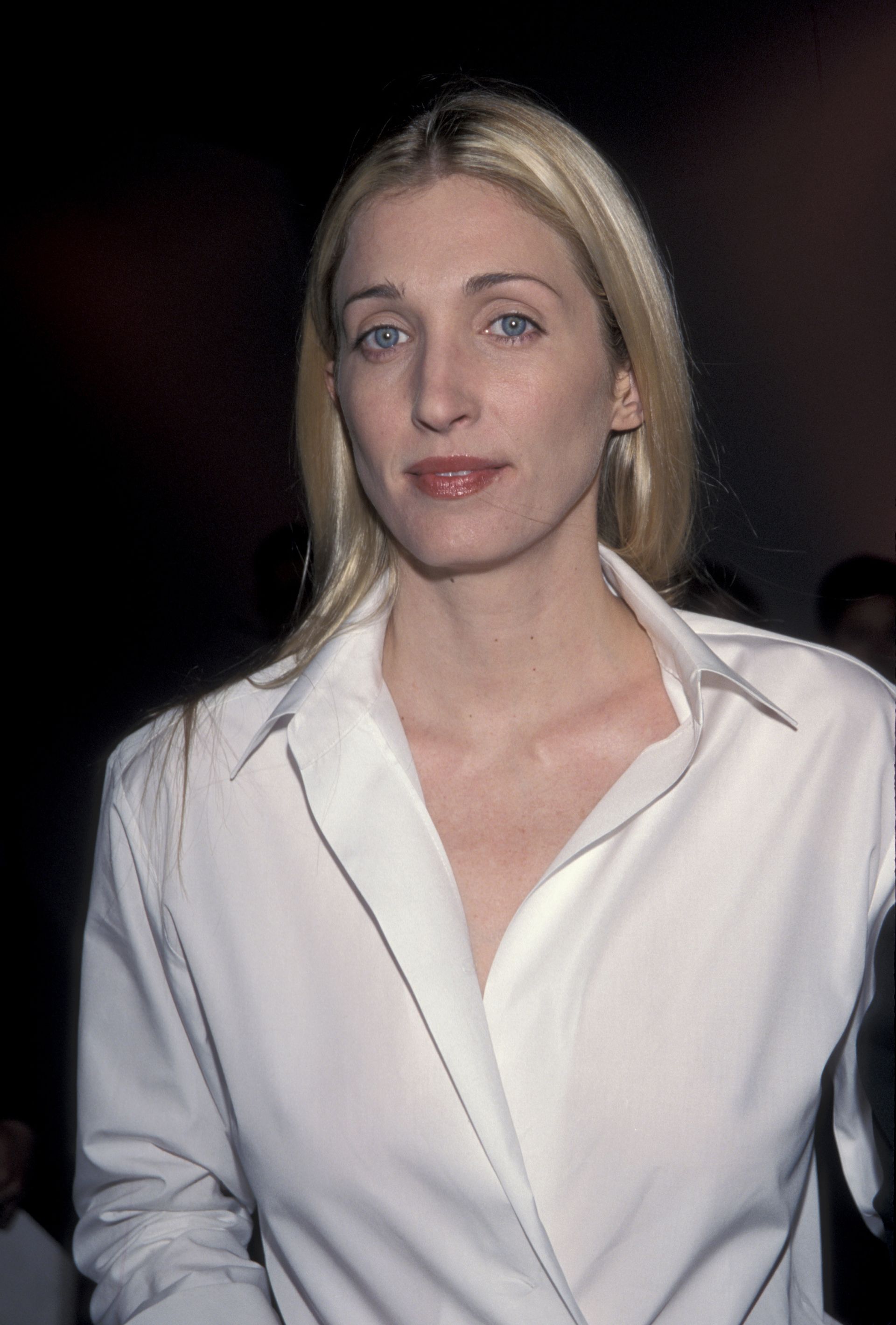 carolyn Bessette Kennedy wearing a white shirt
