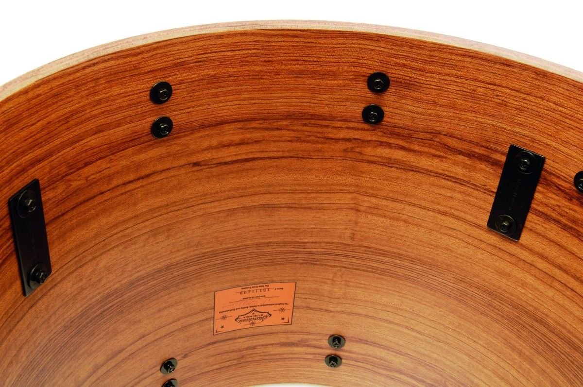 The beautiful, richly dark bubinga can only be seen on the inside of the shells and bass drum hoops