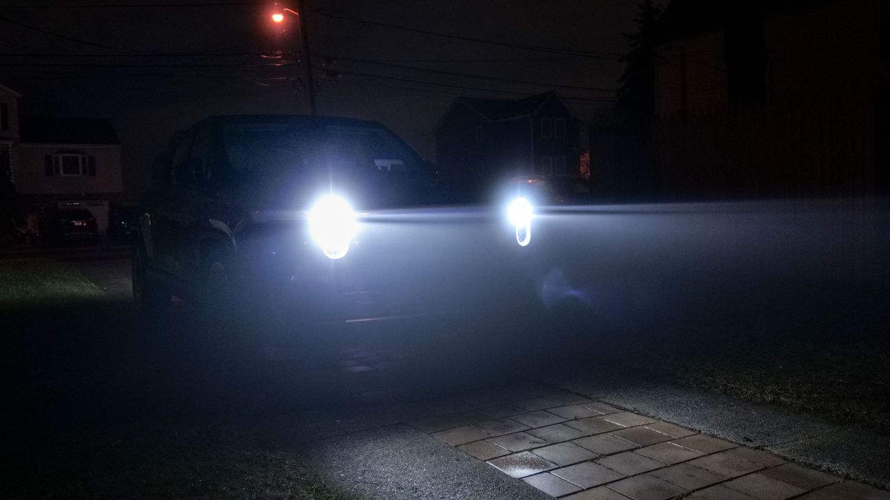 2025 Rivian R1T Tri.