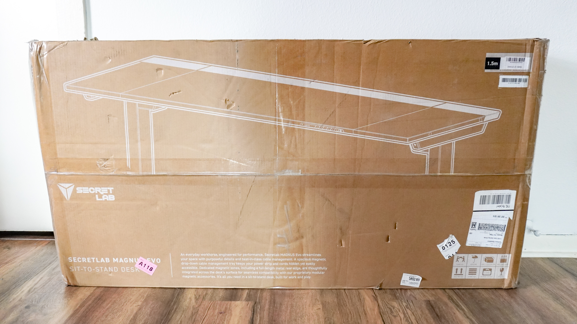 The box the Secretlab Magnus Evo arrived in