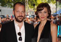 Peter Sarsgaard and Maggie Gyllenhaal - Celebrity News - Marie Claire
