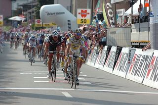 Stage 3 - Cavendish wins Suisse's Lumino stage