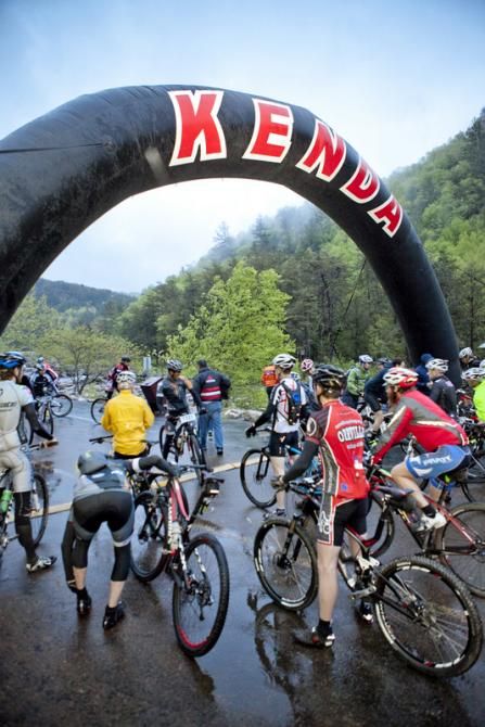 Racers at the start of a wet Cohutta 100