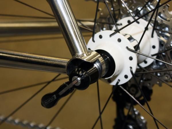 The socket-style stainless dropouts allow the stays to maintain their shape throughout their length for a stiffer rear end.