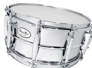 The lugs of the steel snare are reminiscent of Pearl´s