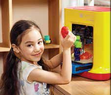 A student engages with an XYZ da Vinci miniMaker 