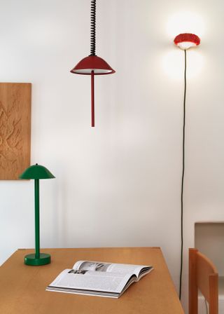 Study area with green and red lamps
