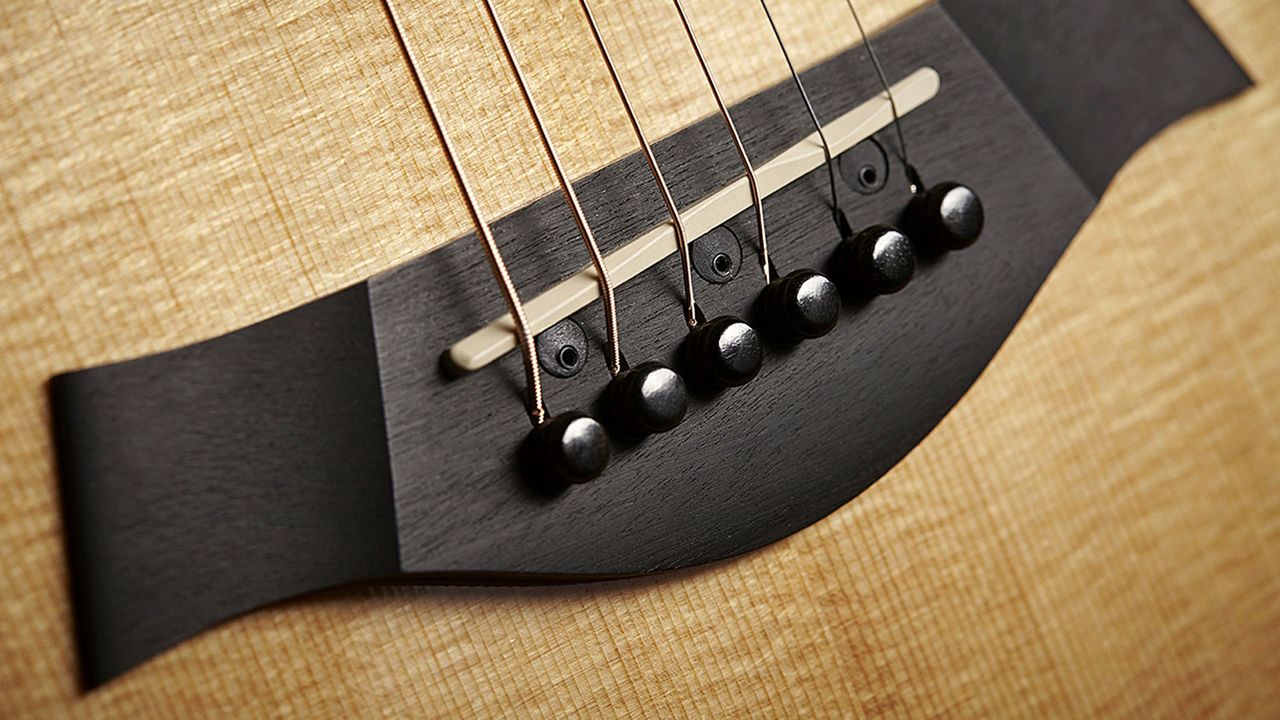 Elixir HD Light phosphor bronze strings add to the high-class sound