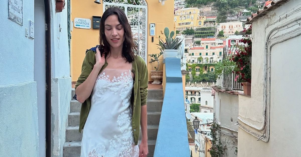 Alexa Chung Swapped Sandals For the Chicest Closed-Toe Flats