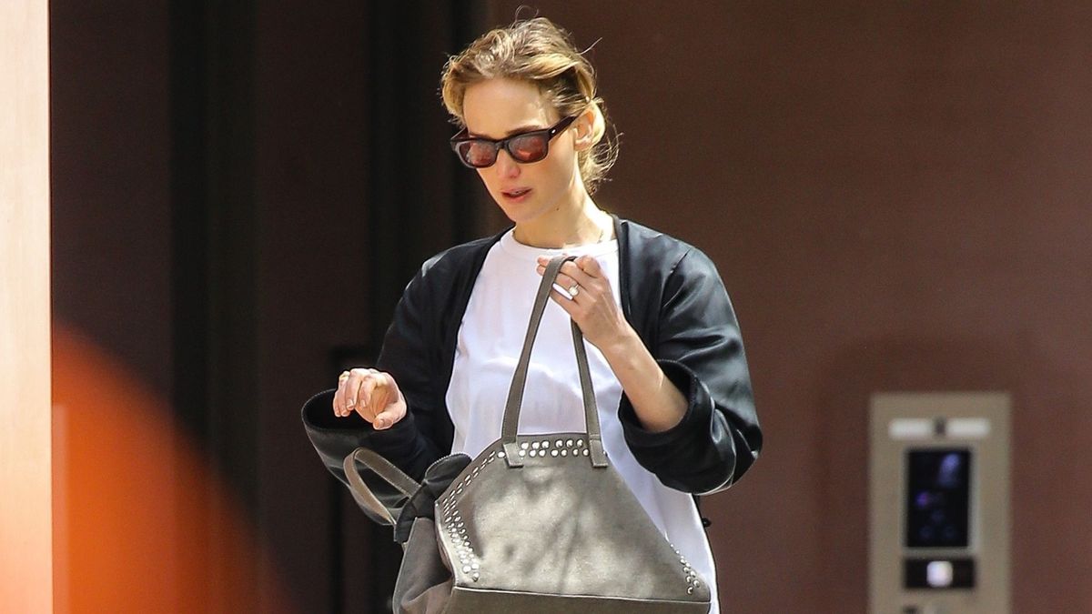 Wait—Did J.Law Just Bring Back the "Dated" Shoe Trend Everyone Else Had Swapped for Flip-Flops?