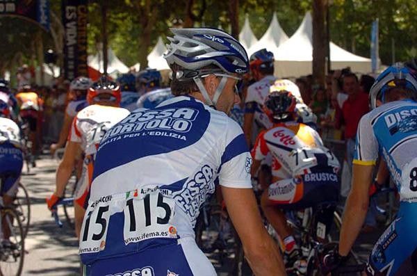 Alessandro Petacchi (Fassa Bortolo) gets ready