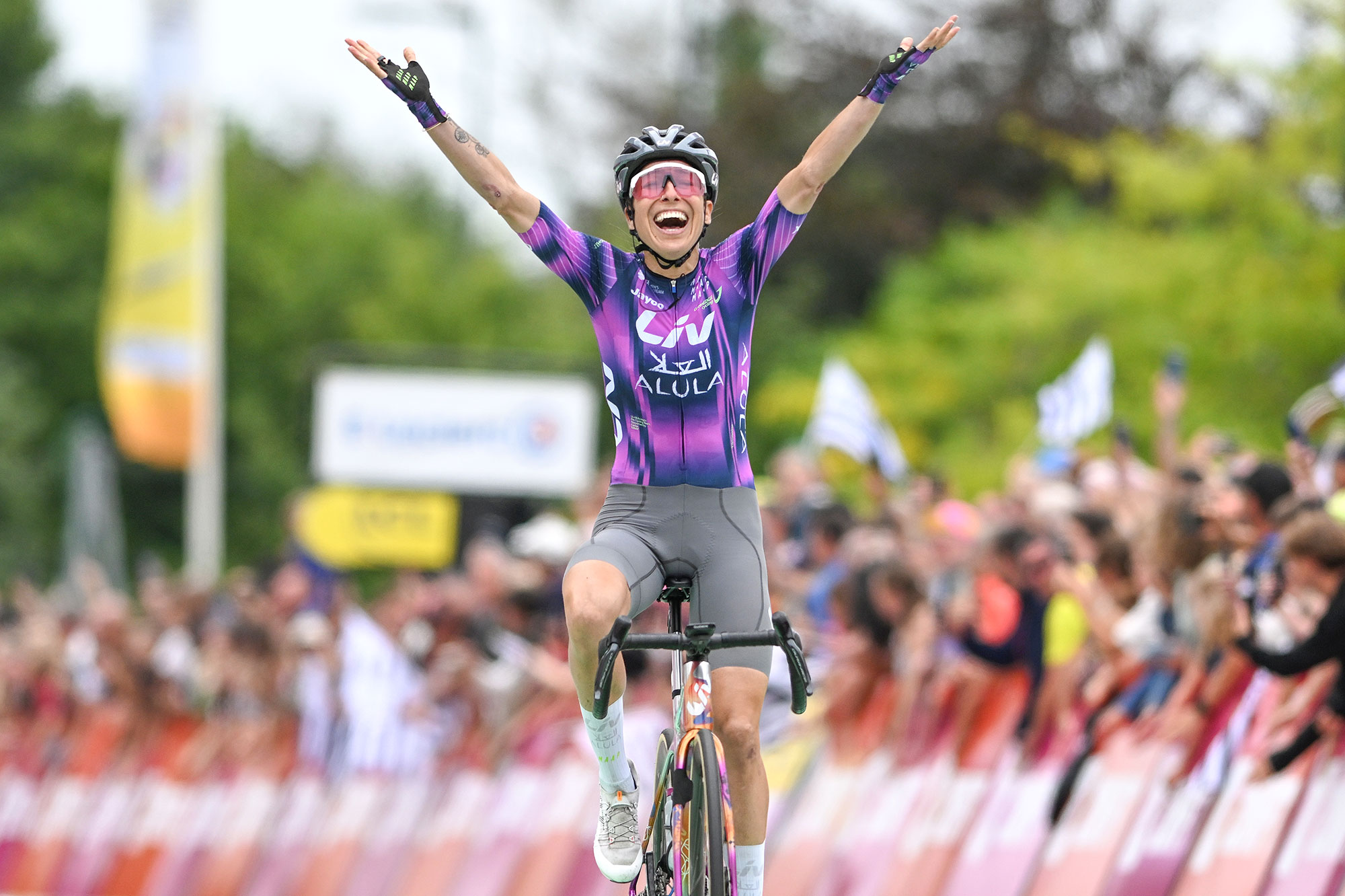 QUIMPER , FRANCE - JULY 27: Mavi Garcia of Spain and Team Liv AlUla Jayco celebrates at finish line as stage winner during the 4th Tour de France Femmes 2025, Stage 2 a 110.4km stage from Brest to Quimper / #UCIWWT / on July 27, 2025 in Quimper, France. (Photo by Szymon Gruchalski/Getty Images)