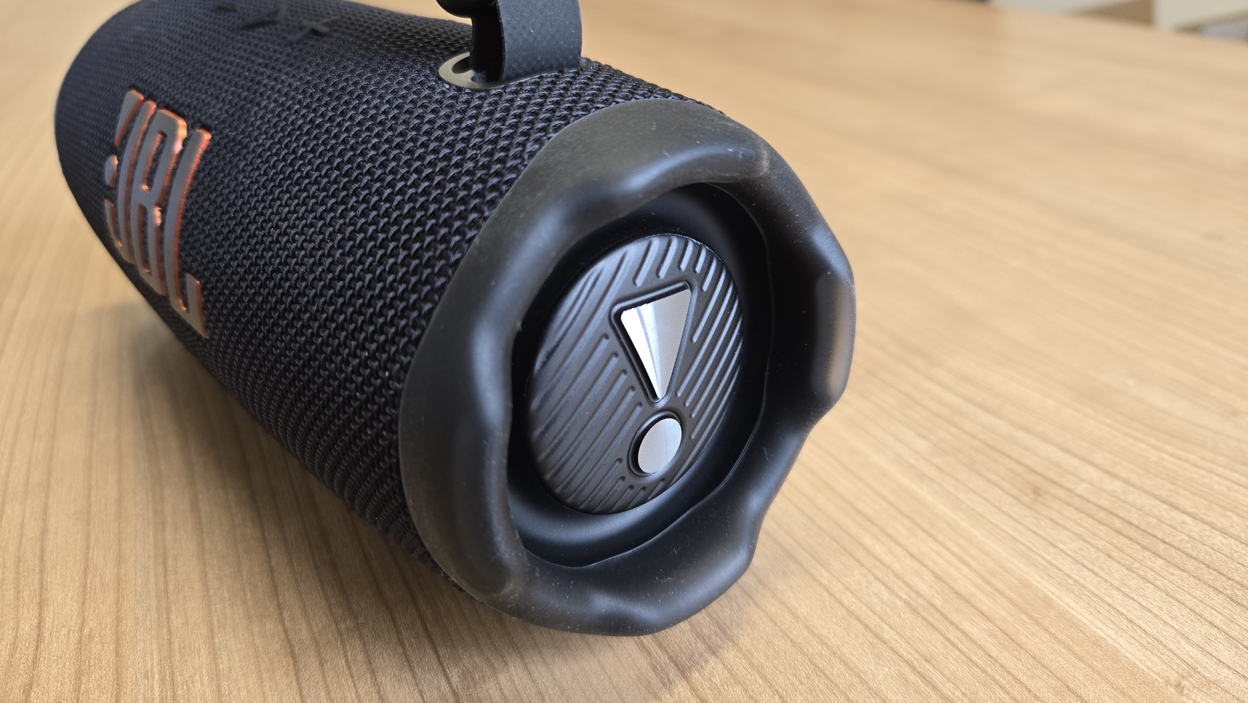 JBL Charge 6