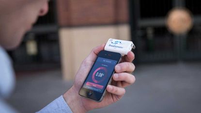 Breathometer – The world’s first smartphone breathalyzer