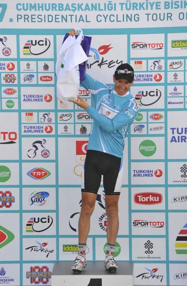 Alexander Efimkin (Team Type 1 - Sanofi Aventis) retains the overall lead.