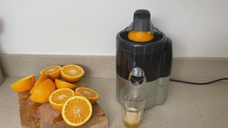 Making orange juice with the Magimix Juice Expert 3