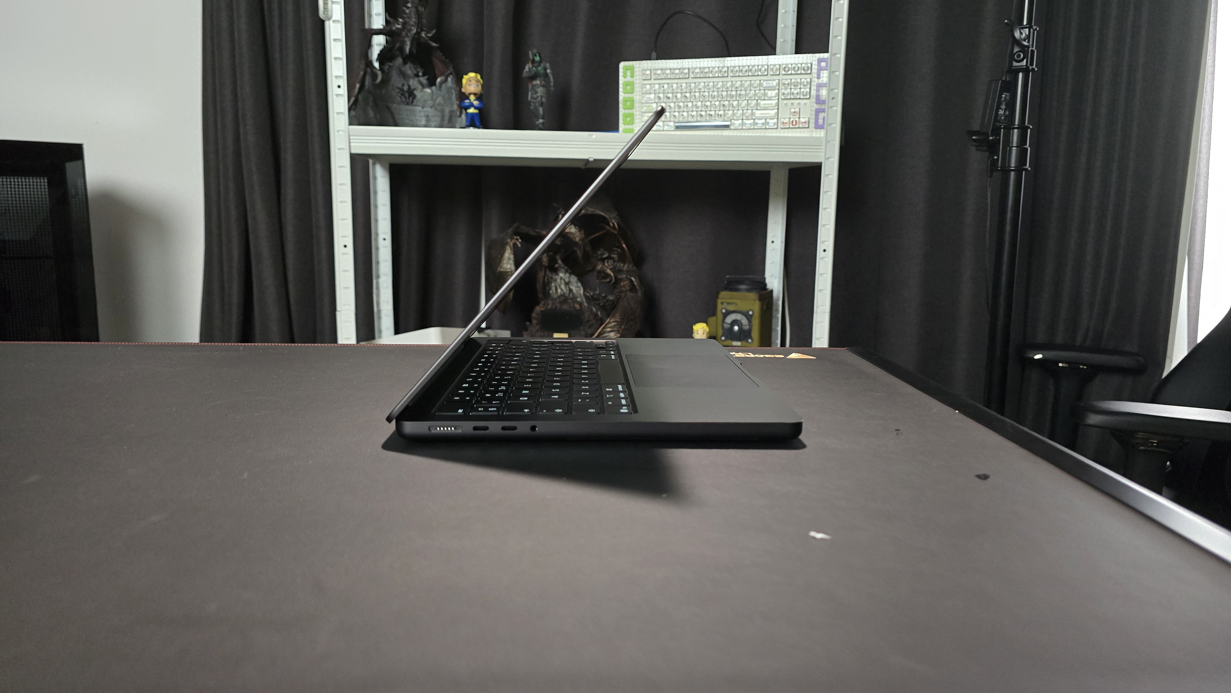 Apple MacBook Pro 14-inch (M5, 2025) in recording studio