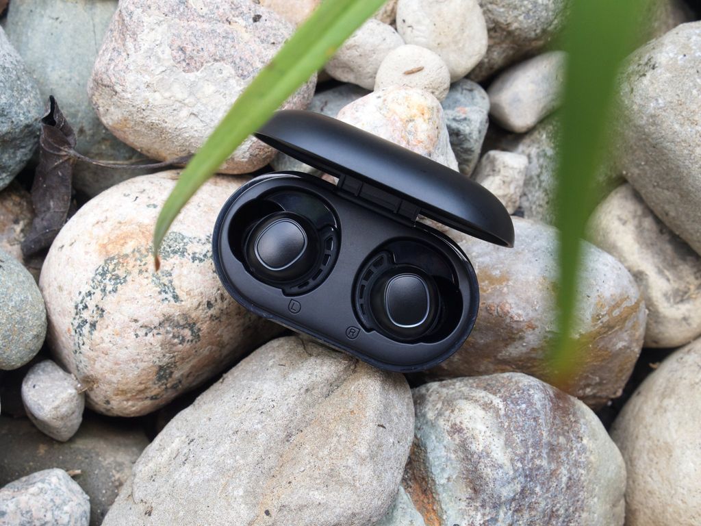 Mpow M30 review: When $35 earbuds are this good, why spend more ...