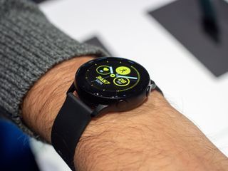 Galaxy watch best sale active black screen