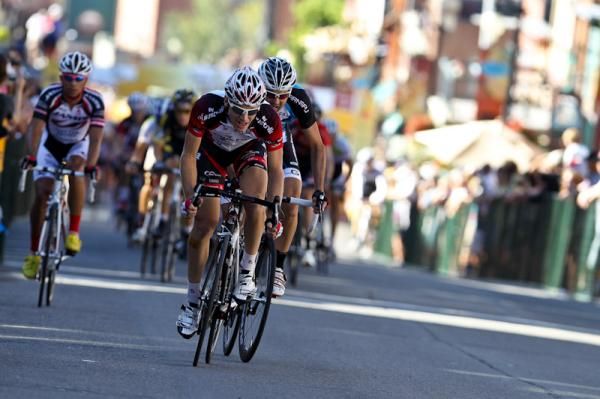 Phil Zajicek (Fly V Australia) on the front trying to reel in the break.