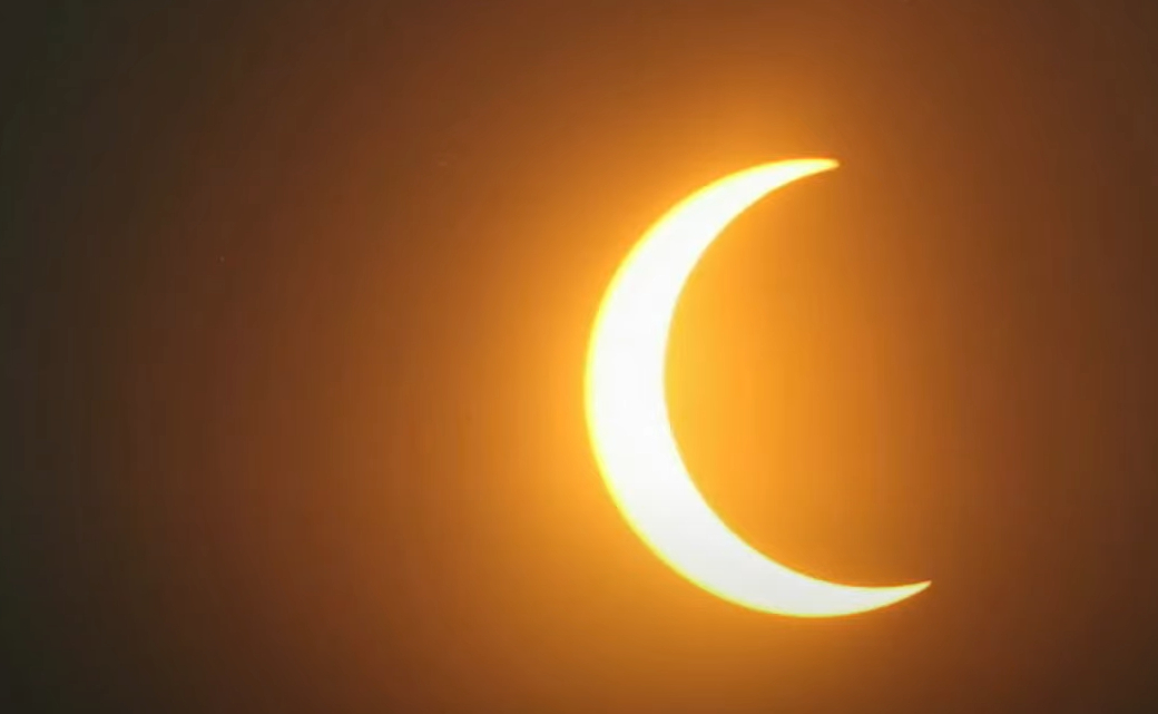 annular eclipse crescent sun