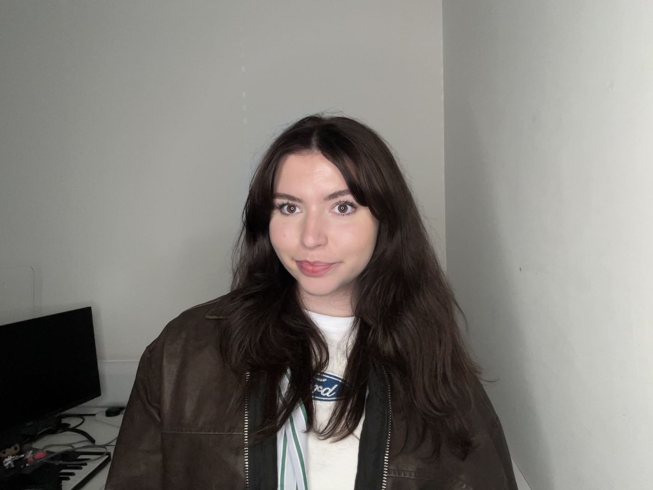 Selfies taken using the Neewer RP19H 19-inch ring light