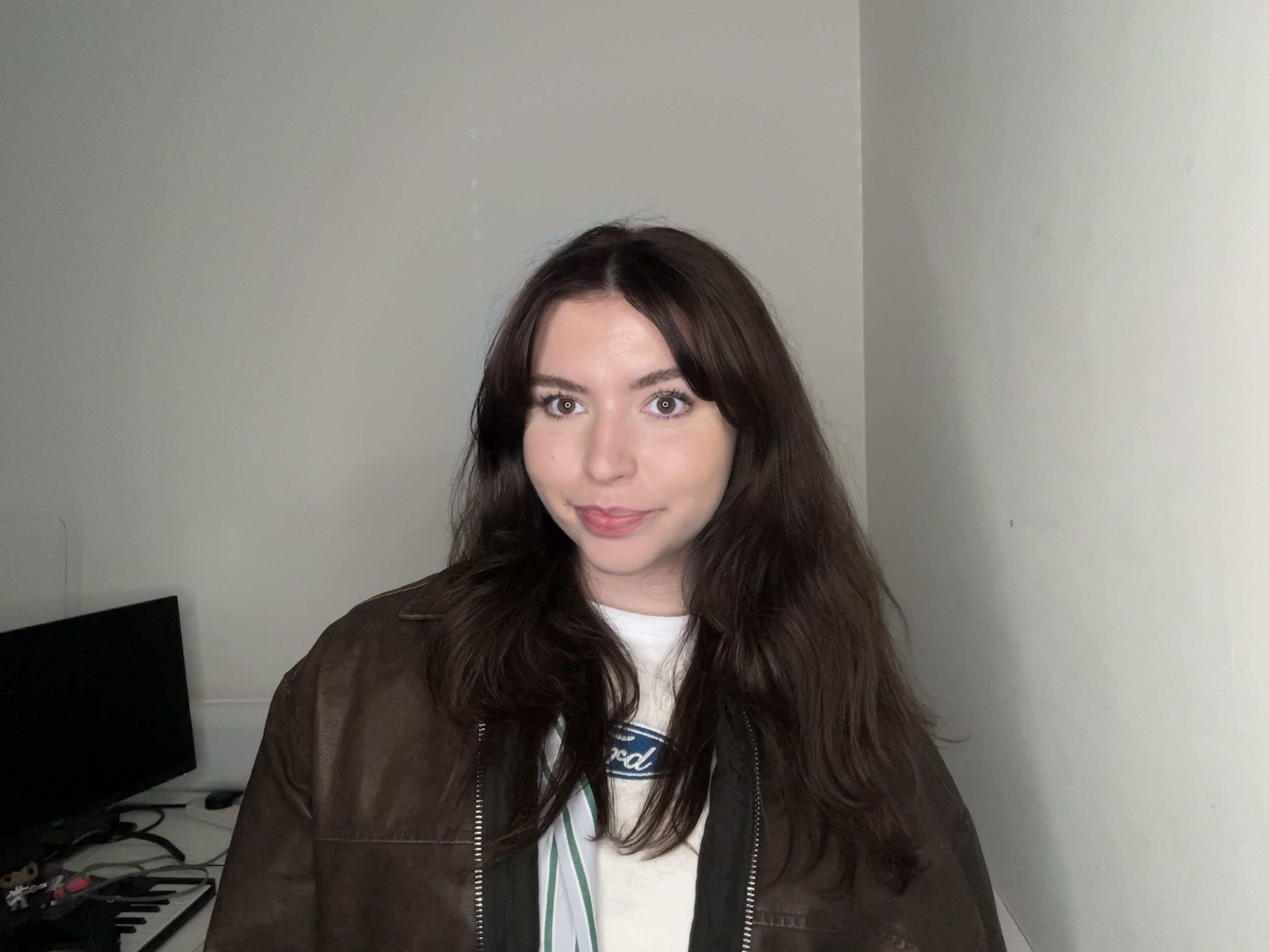 Selfies taken using the Neewer RP19H 19-inch ring light